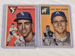 lot 346 image: Lot of 2 Baseball Cards Featuring Mike Fornieles and Jim Robertson - 1950s Topps Vintage Baseball Cards