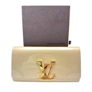 lot 41 image: Louis Vuitton Beige Vernis Louise Clutch Wallet Pre-Owned Retail $1,450