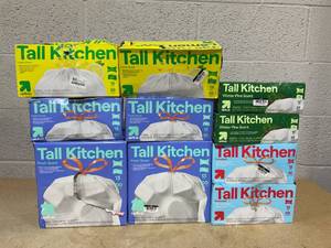 lot 317 image: LOT OF 10 up&up Trash Bags