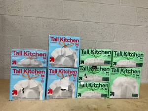 lot 318 image: LOT OF 9 up&up Trash Bags