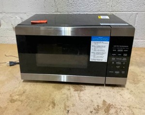 lot 409 image: Vissani 19 in. 0.9 cu. ft. 900-Watt Countertop Microwave Oven in Stainless Steel with Convection and Air Fry Model # VSCMAF09S2A09A