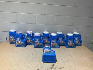 lot 84 image: LOT OF 10 Splash Ice Melt