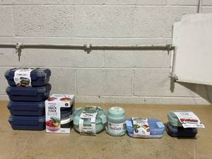 lot 243 image: LOT OF 10 Snap Lock Food Contianers