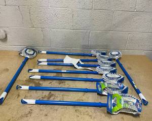 lot 454 image: LOT OF 9 Clorox 42 Max Reach Tub & Tile Bathroom Brush