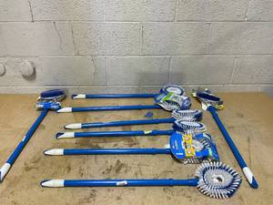 lot 455 image: LOT OF 8 Clorox 42 Max Reach Tub & Tile Bathroom Brush