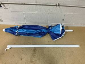 lot 175 image: 7ft Purple & Blue Beach Umbrella (No Bag)