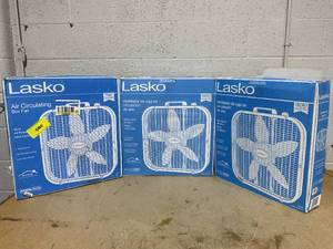 lot 262 image: LOT OF 3 Lasko Air Circulating Box Fans White