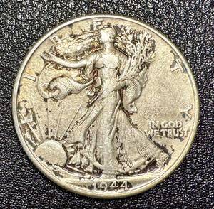 lot 10LB image: 1944 Walking Liberty Half Dollar - 90% Silver, Circulated