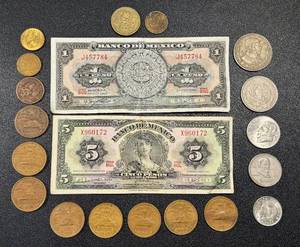 lot 21RB image: Banco de Mexico 5 Peso Banknotes & 20 Centavos Coins (Mexico 1960s-70s)