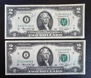 lot 41KC image: Jefferson Two-Dollar Bills - 1976 Series, Declaration of Independence Back (Pair)