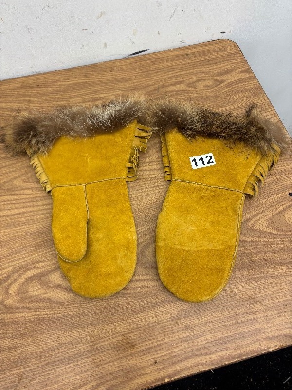 lot 112 image: Fur lined leather Chopper gloves