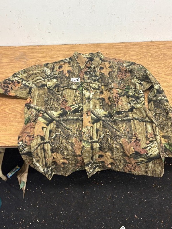 lot 126 image: browning camo button up
