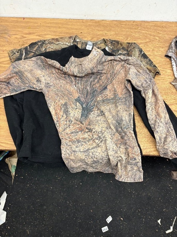 lot 148 image: Lot of browningscent away  undershirts camo