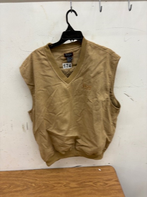 lot 174 image: 2xl vest