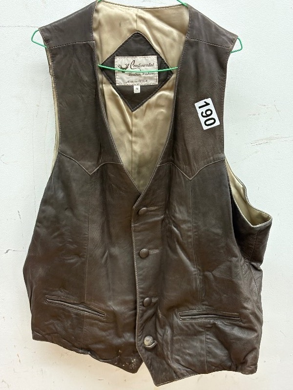 lot 190 image: Continental Leather Fashions vest size 46