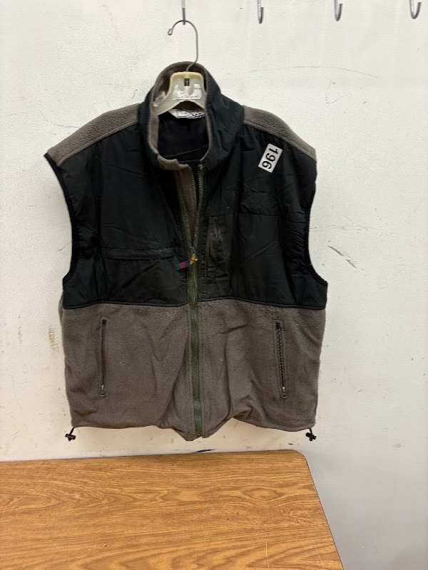 lot 196 image: LD sport vests size 2xl