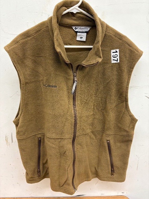 lot 197 image: Columbia vest size XL
