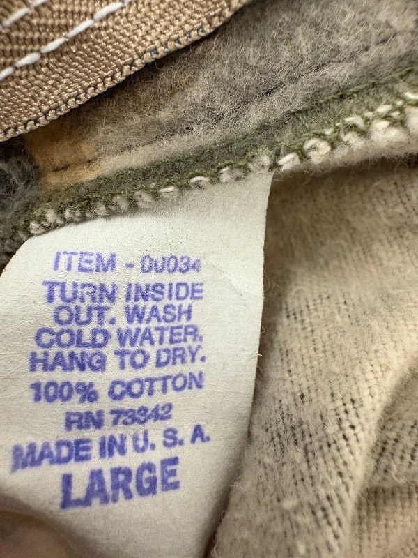 lot 211 image: Size large hunting pants