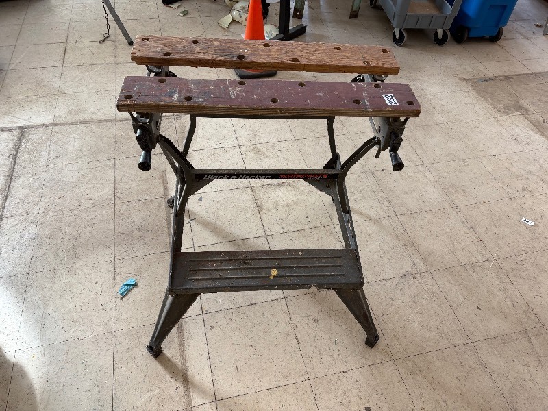 lot 232 image: Adjustable folding work bench