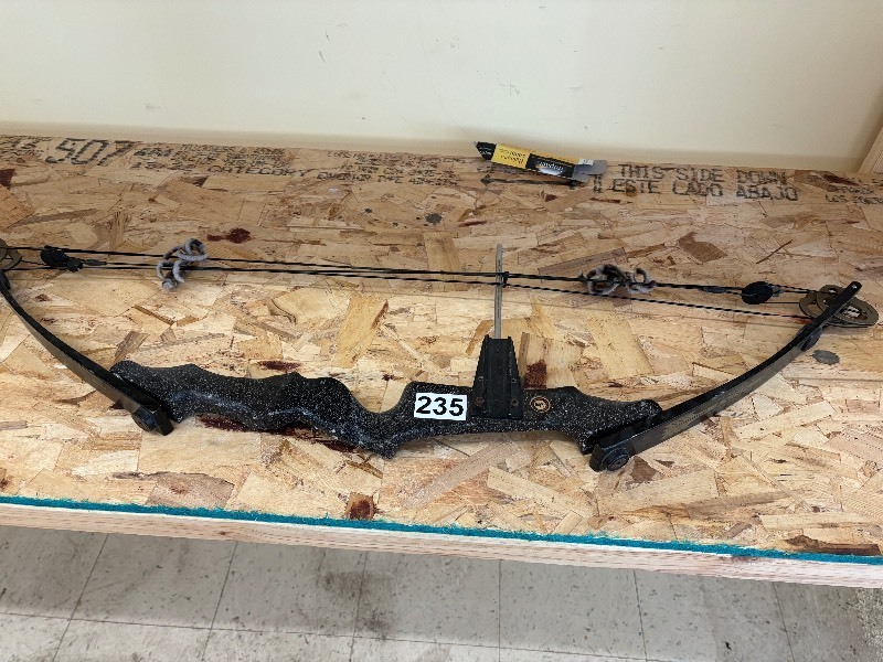 lot 235 image: Martin Lynx compound bow