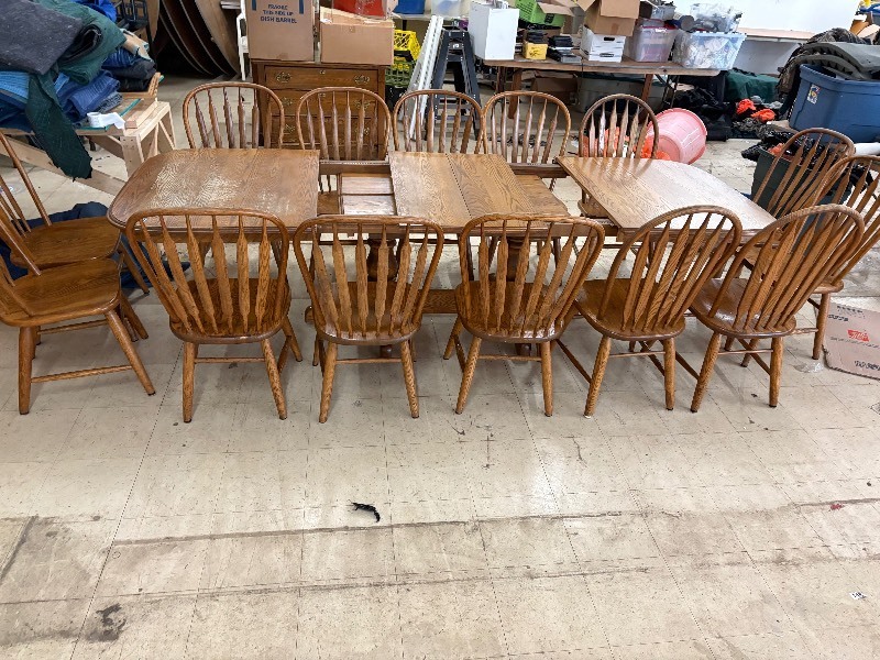 lot 240 image: Large dining room table with 4 inserts and 14 chairs