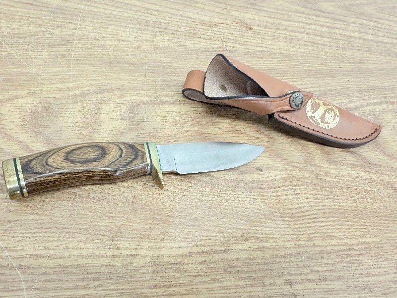 lot 254 image: MN deer Hunters association fixed blade and sheath