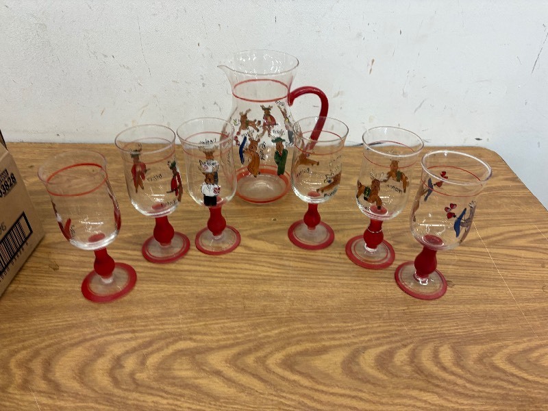 lot 266 image: Christmas wine glasses with pitcher set of 6