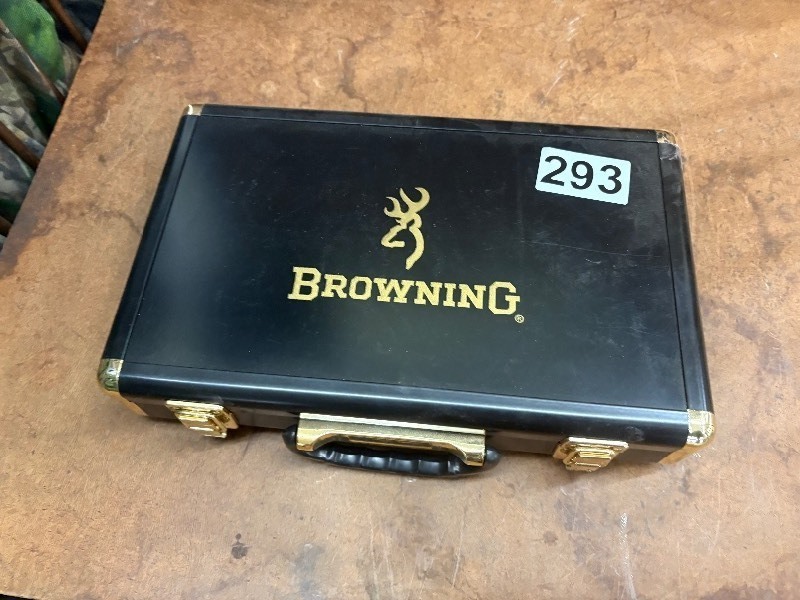 lot 293 image: Browning gun cleaning kit