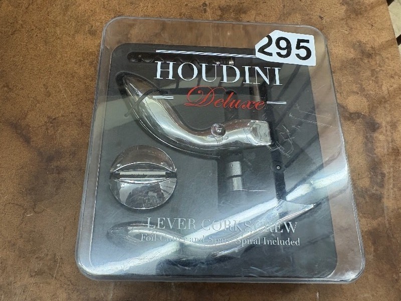 lot 295 image: Deluxe wine opener