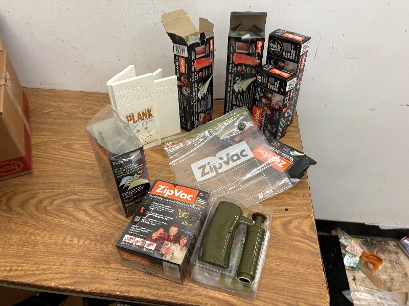 lot 312 image: ZipVac food storage system with bags