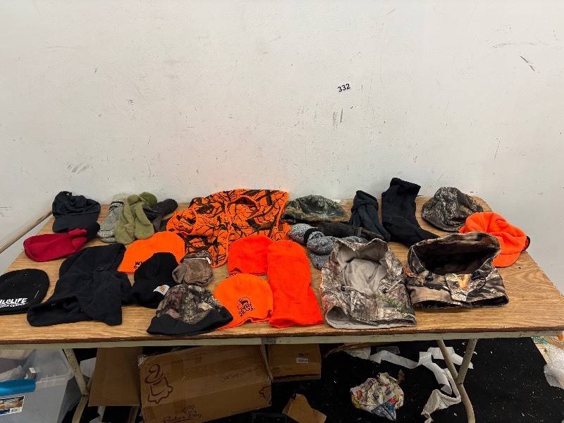 lot 332 image: Large lot of hats