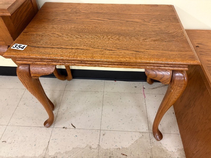 lot 354 image: Nice condition wooden side table