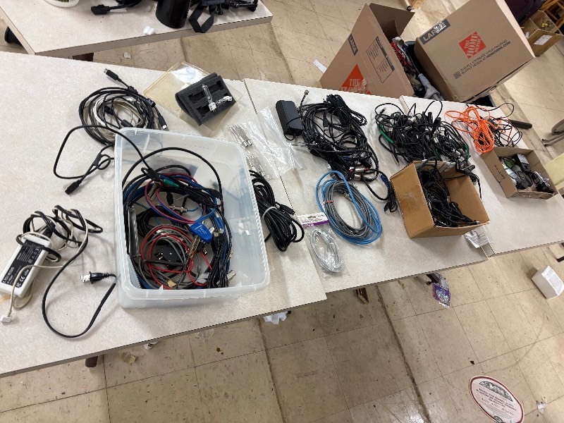 lot 373 image: Music accessories and audio equipment