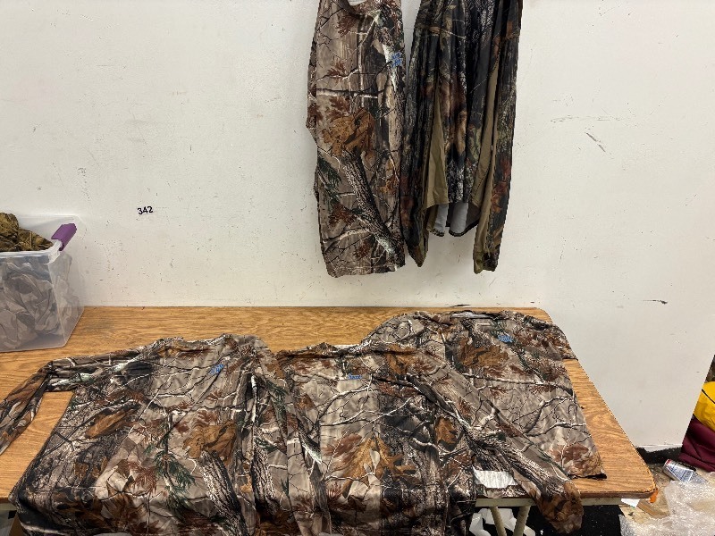 lot 386 image: Lot of scent away and other undershirts