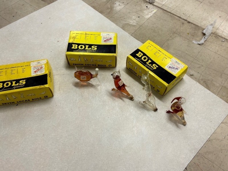 lot 405 image: Collectible mini decanters-alcohol not included