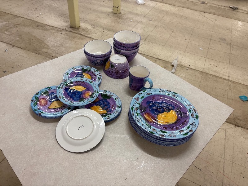 lot 419 image: Decorative purple dishware set