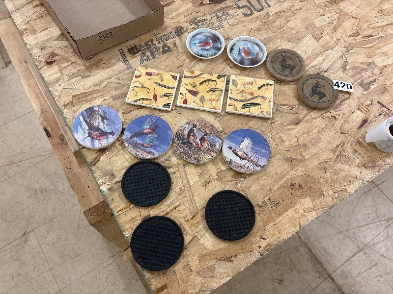 lot 420 image: Sorted lot of wild life coasters