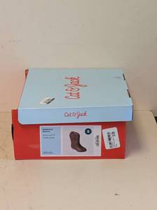 lot 33 image: NEW CAT & JACK MEMPHIS BOOTS SIZE 9 COGNAC