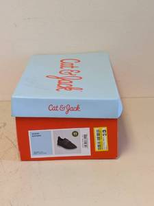 lot 35 image: NEW CAT & JACK SHANE OXFORD SIZE 11 GRAY