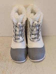 lot 42 image: NEW ALL IN MOTION BOOTS SIZE 13 CREAM