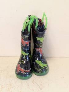 lot 43 image: WESTERN CHIEF BOOTS SIZE 5