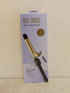 lot 78 image: NEW HOT TOOLS PRO SIGNATURE 1 CURLING IRON