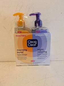 lot 112 image: NEW CLEAN & CLEAR FACIAL CLEANSER 2PK