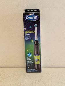 lot 90 image: NEW KIDS ORAL-B GALAXY BATTERY POWERED TOOTHBRUSH