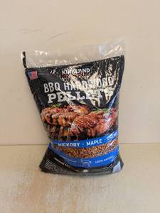 lot 189 image: NEW KIRKLAND SIGNATURE BBQ HARDWOOD PELLETS