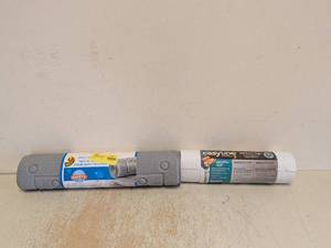 lot 187 image: NEW DUCK SLIP RESISTANT BATH MATEASY LINER