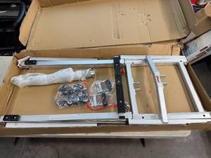 lot 10 image: EXTREME MAX pro SNOWMOBILE LIFT