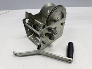 lot 38 image: FULTON TRAILER WINCH