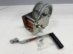 lot 39 image: DUTTON-LAINSON TRAILER WINCH