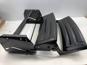 lot 47 image: LIPPERT MANUAL RV STEPS